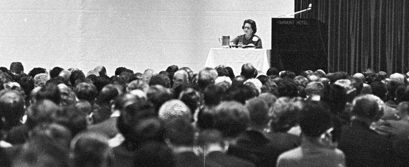 雷切尔·卡森（Rachel Carson）在1963年在研讨会上讲话