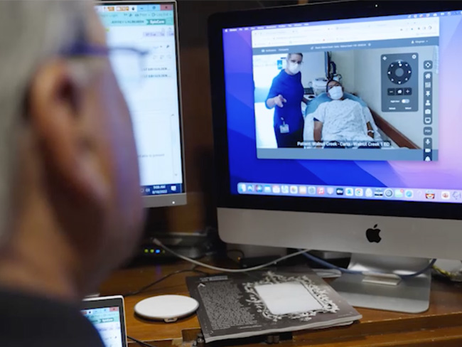 电脑屏幕上显示病人有一个远程医疗的约会