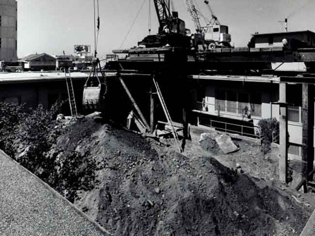 1969年，奥克兰医院塔顶建筑