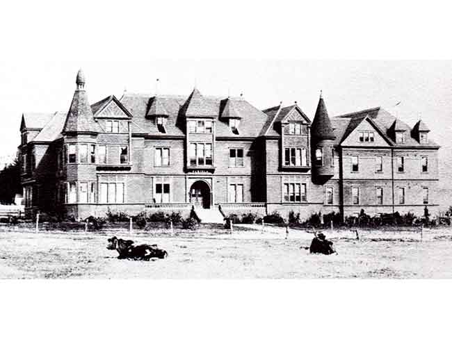 最初的法比奥拉医院，大约建于1895年
