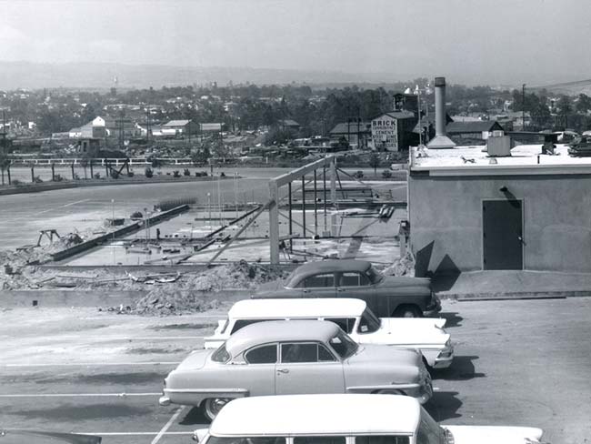 兴建中的海港城医院，1959年。